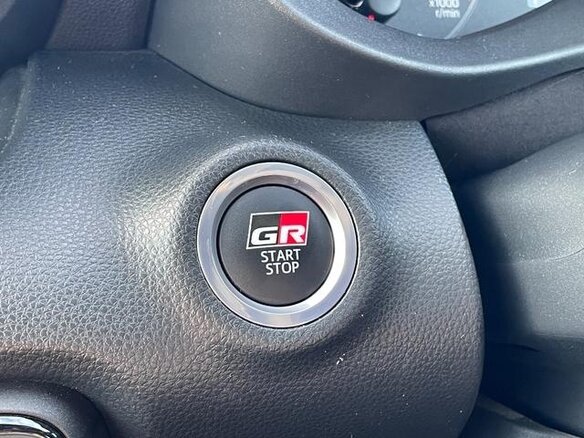 2023 Toyota Yaris GR RS IV, белый, 1700000 рублей - вид 18