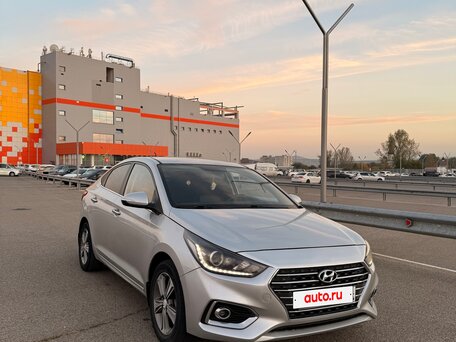 2017 Hyundai Solaris II, серебристый, 1300000 рублей, вид 1