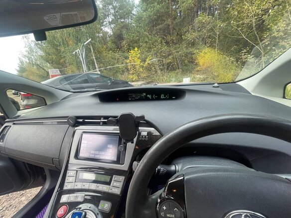 2013 Toyota Prius III Рестайлинг (XW30), фиолетовый, 950000 рублей - вид 27