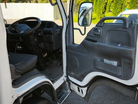 2005 Nissan Atlas, белый, 1250000 рублей, вид 3
