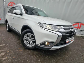 2018 Mitsubishi Outlander III Рестайлинг 2, белый, 1775000 рублей, вид 4