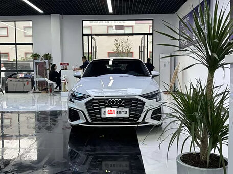2023 Audi A3 35 TFSI Long IV (8Y), белый, 1830000 рублей, вид 3