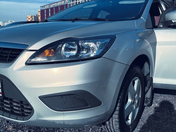 2010 Ford Focus II Рестайлинг, серебристый, 610000 рублей - вид 7