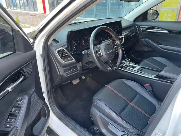 2022 Kia KX3, белый, 1327000 рублей - вид 5