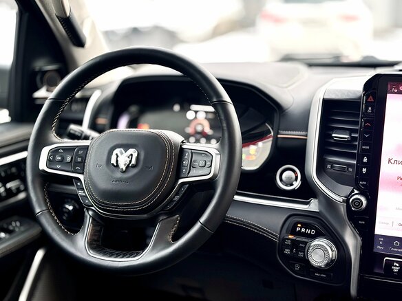 2026 Ram 1500 Crew Cab V Рестайлинг, синий, 9828000 рублей - вид 23
