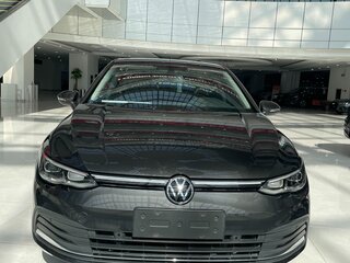 2022 Volkswagen Golf VIII, чёрный, 2800000 рублей, вид 3