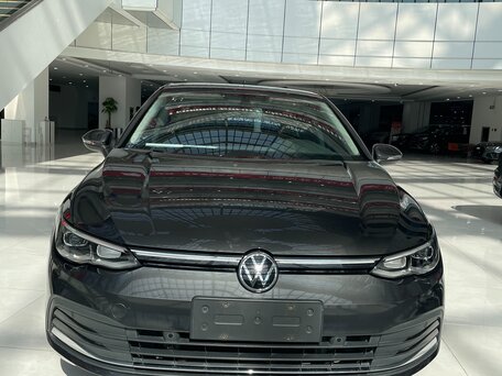 2022 Volkswagen Golf VIII, чёрный, 2800000 рублей, вид 3