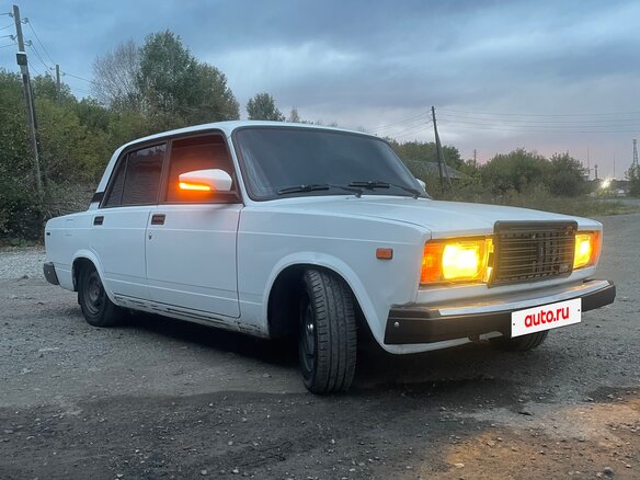 2004 Lada (ВАЗ) 2107, белый - вид 1