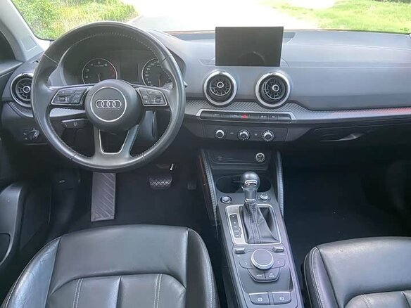 2023 Audi Q2 35 TFSI I Рестайлинг, красный, 2150000 рублей - вид 3
