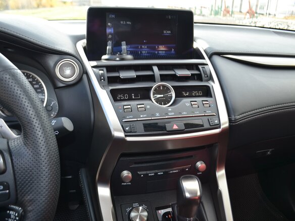2021 Lexus NX 200 I Рестайлинг, белый, 3930000 рублей - вид 18