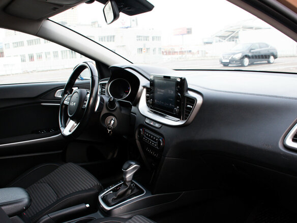 2021 Kia Ceed III Рестайлинг, коричневый, 1789000 рублей - вид 10