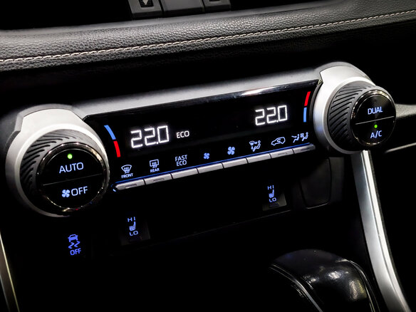 2020 Toyota RAV4 V (XA50), коричневый, 2955000 рублей - вид 15