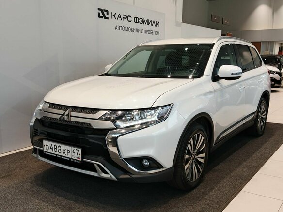 2019 Mitsubishi Outlander III Рестайлинг 3, белый, 1870000 рублей