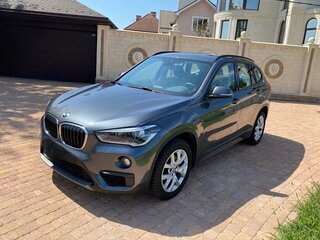 2019 BMW X1 18i sDrive II (F48), серый, 1680000 рублей, вид 1