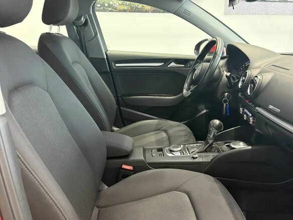 2018 Audi A3 III (8V) Рестайлинг, красный, 1799000 рублей - вид 25