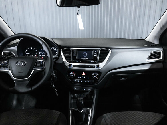 2017 Hyundai Solaris II, серебристый, 1149900 рублей - вид 13