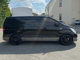 2016 Hyundai H-1 II Рестайлинг, чёрный, 2300000 рублей, вид 2