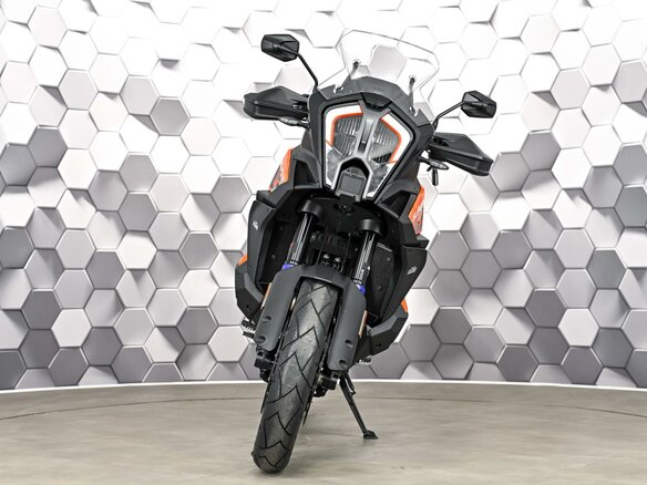 2024 KTM 1290 Super Adventure S, оранжевый, 1899000 рублей - вид 4