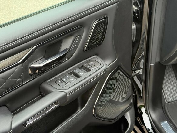 2026 Ram 1500 Crew Cab V Рестайлинг, чёрный, 9899000 рублей - вид 5