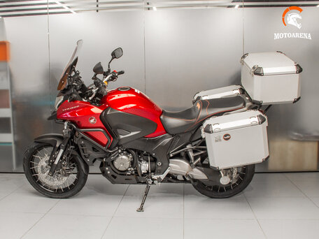 2017 Honda VFR 1200, красный, 862528 рублей, вид 4
