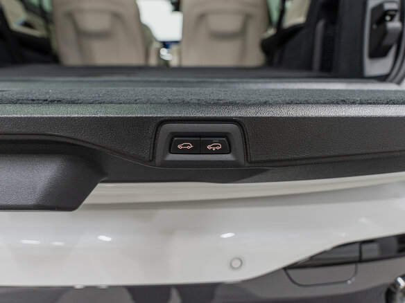 2023 BMW X7 40d I (G07) Рестайлинг, белый, 11590000 рублей - вид 31