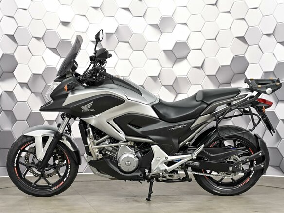 2013 Honda NC 700X, серебристый, 577000 рублей - вид 3