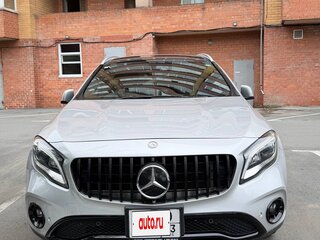 2017 Mercedes-Benz GLA 180 I (X156), бежевый, 1700000 рублей, вид 4