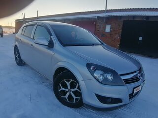 2014 Opel Astra H Рестайлинг, серебристый, 700000 рублей, вид 2