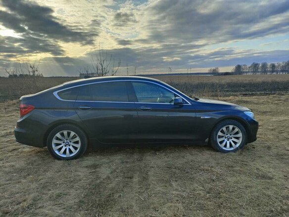 2013 BMW 5 серии Gran Turismo 530d xDrive VI (F10/F11/F07), чёрный, 2390000 рублей - вид 6