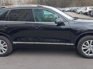 2014 Volkswagen Touareg II, чёрный, 2420000 рублей, вид 4