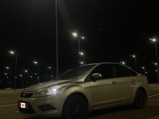 2010 Ford Focus II Рестайлинг, серебристый, 430000 рублей, вид 4
