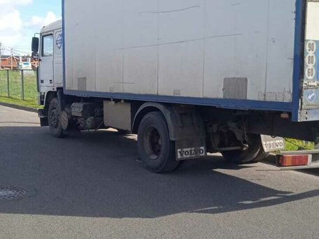 1984 Volvo F-Series, белый, 500000 рублей, вид 4