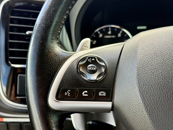 2013 Mitsubishi Outlander III, серебристый - вид 18