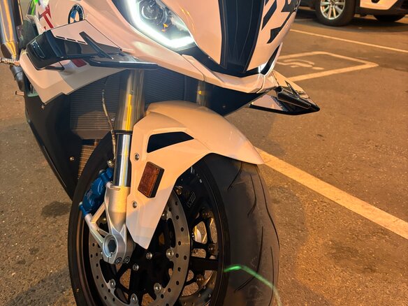 2024 BMW S 1000 RR, белый, 3000000 рублей - вид 9