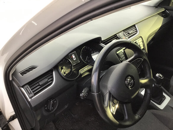 2015 Skoda Octavia III (A7), белый, 990000 рублей - вид 17