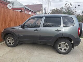 2014 Chevrolet Niva I Рестайлинг, серый, 730000 рублей, вид 4