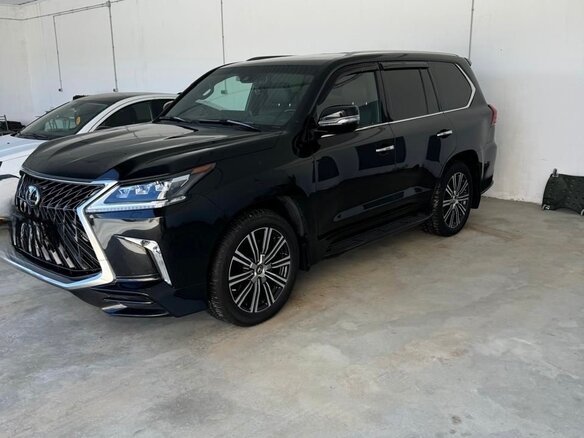 2018 Lexus LX 570 III Рестайлинг 2, чёрный, 10000000 рублей