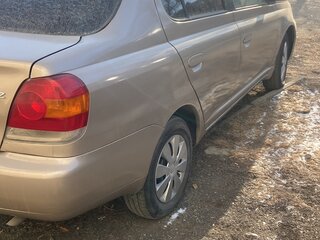 2002 Toyota Platz, серый, 450000 рублей, вид 3