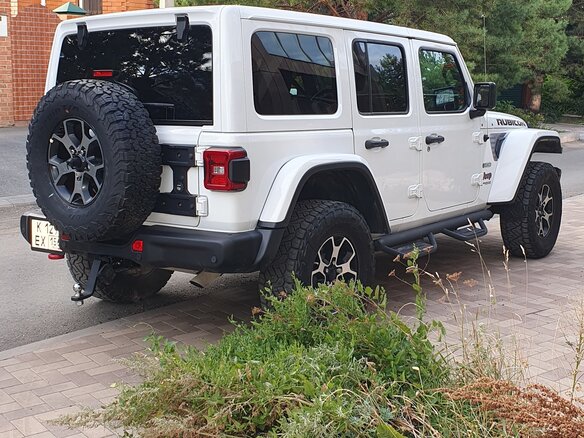2020 Jeep Wrangler IV (JL), белый, 5100000 рублей - вид 4