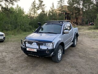 2011 Mitsubishi L200 IV, серебристый, 1600000 рублей, вид 1
