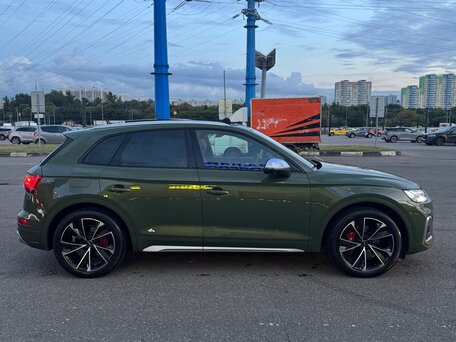 2021 Audi SQ5 II (FY) Рестайлинг, зелёный, 5990000 рублей, вид 4