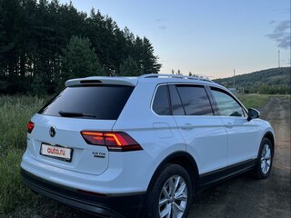 2017 Volkswagen Tiguan II, белый, 2288888 рублей, вид 3