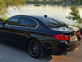 2012 BMW 5 серии 520i VI (F10/F11/F07), чёрный, 2200000 рублей, вид 5