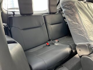 2023 Mitsubishi Outlander IV, красный, 5000000 рублей, вид 4
