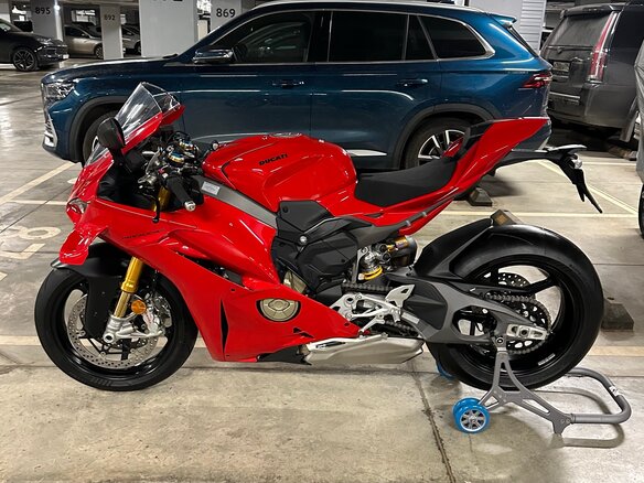 2024 Ducati Panigale V4, красный, 3950000 рублей - вид 7