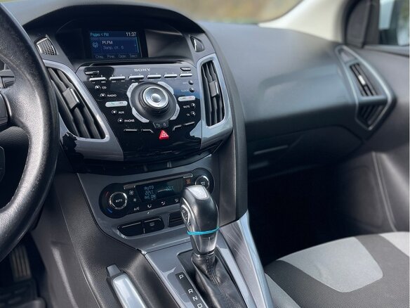 2011 Ford Focus III, белый, 900000 рублей - вид 7