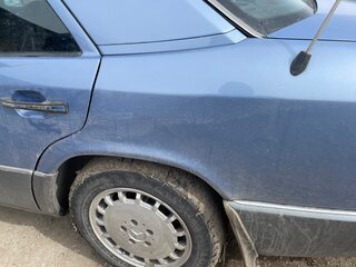 1985 Mercedes-Benz W124 300, голубой, 450000 рублей, вид 2