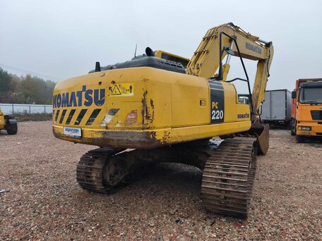 2019 Komatsu PC220-8, жёлтый, 8070000 рублей, вид 3