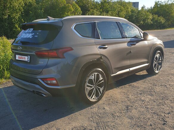 2019 Hyundai Santa Fe IV, серый, 3000000 рублей - вид 4