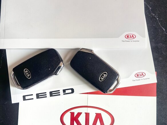 2019 Kia Ceed III, жёлтый, 1800000 рублей - вид 23